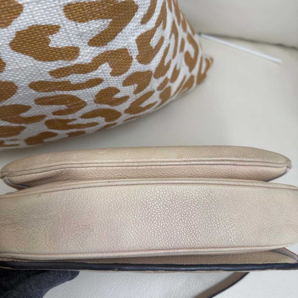 Louis Vuitton Pochette Métis Crossbody Bag - Picture 3 of 16